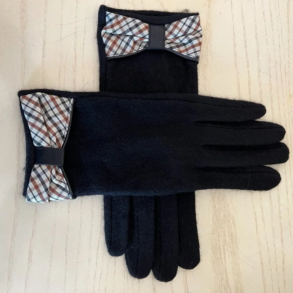🖤 Black Elegant Ladies Fleece Gloves With Plaid Bow NWT